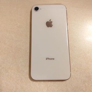 Gold IPhone 8 64 GB